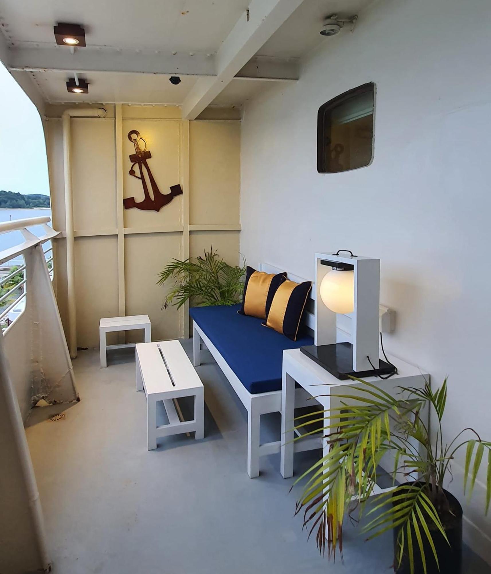 Doulos Phos The Ship Hotel Lagoi Dış mekan fotoğraf