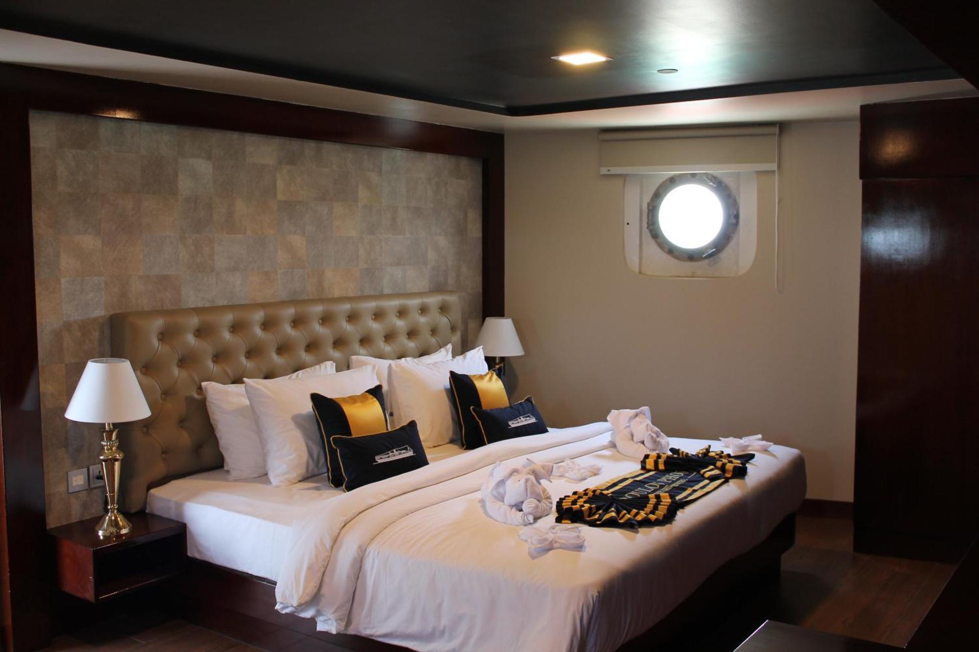 Doulos Phos The Ship Hotel Lagoi Oda fotoğraf
