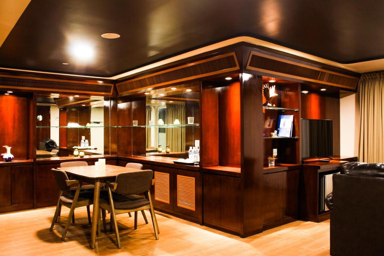 Doulos Phos The Ship Hotel Lagoi Dış mekan fotoğraf