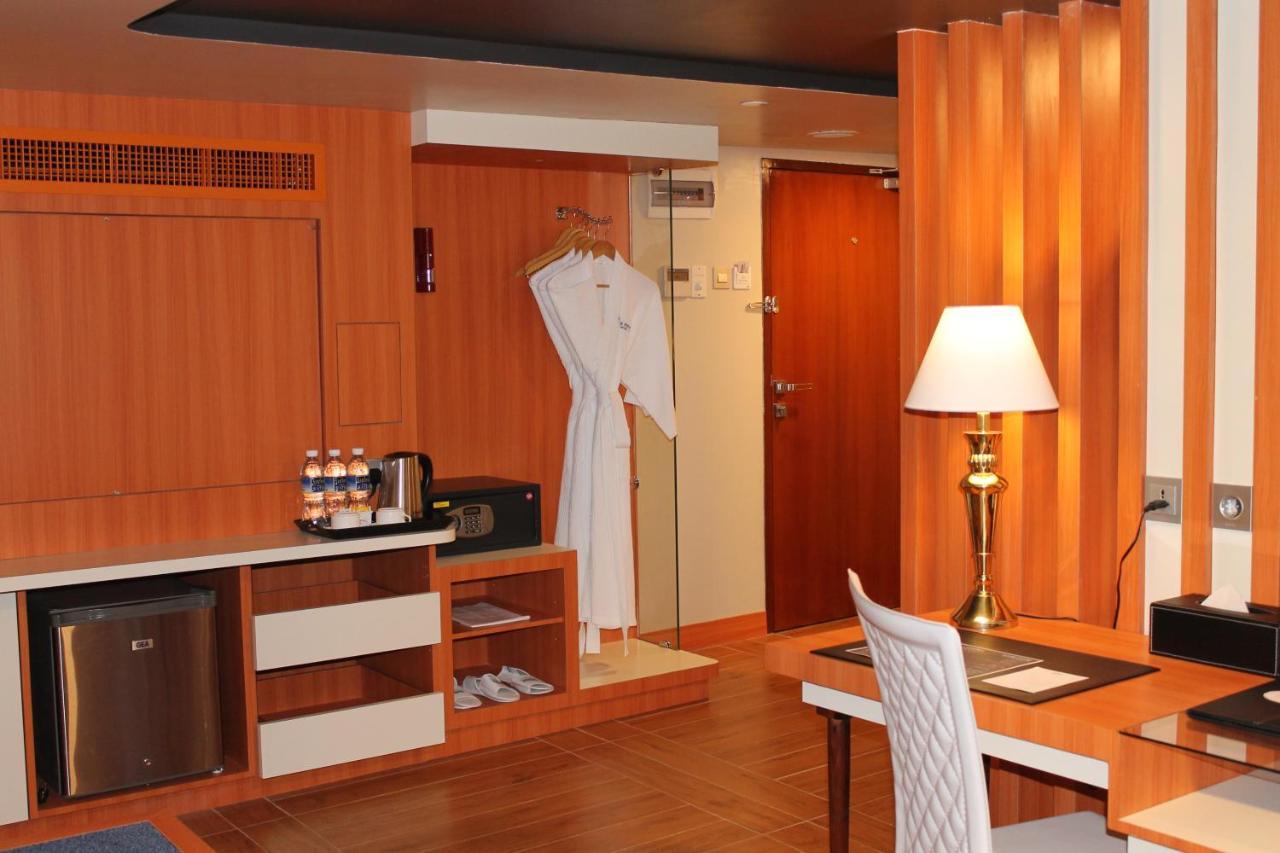 Doulos Phos The Ship Hotel Lagoi Dış mekan fotoğraf